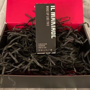 IL MAKIAGE Woke Up Like This Foundation shade 020